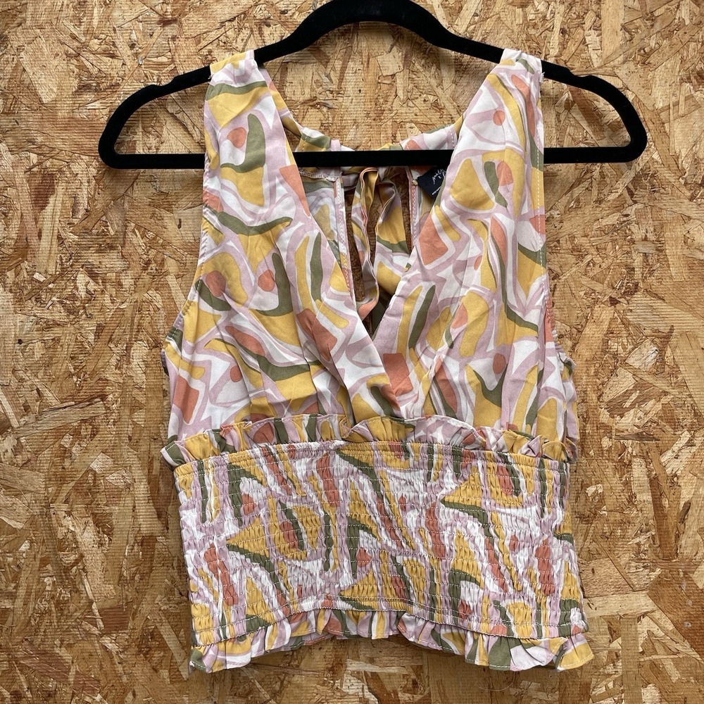 Milk‎ and Honey Halter Top Size Medium Cropped Smocked Pattern Abstract